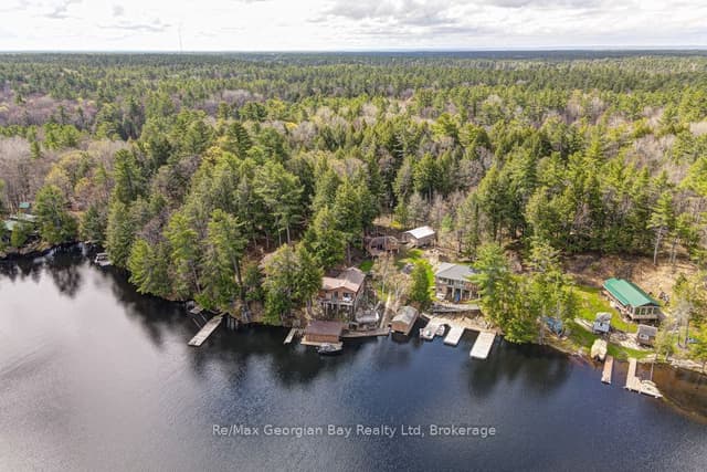Detached at 15SR405 SEVERN RIVER SHORE, Muskoka Lakes, ON L0K 1E0