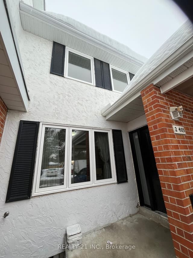 Condo Townhouse at 405 Keats Way 2, Waterloo, ON N2L 5S7