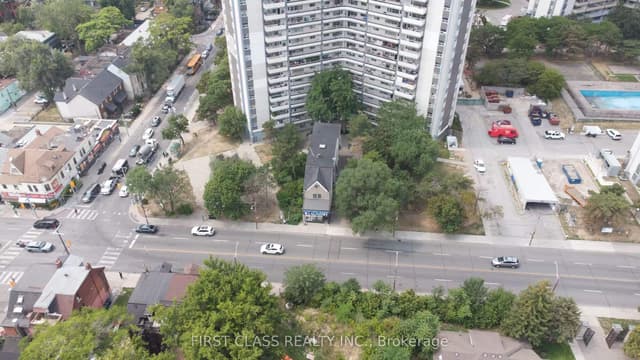 Investment at 600 Parliament Street, Toronto, ON M4X 1R2, Toronto C08