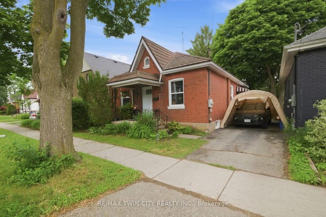 Detached at 12 Brunswick Street N, Brantford, ON N3T 1E7