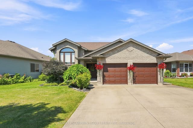 Detached at 202 WELLBROOK Boulevard, Welland, ON L3C 7M9