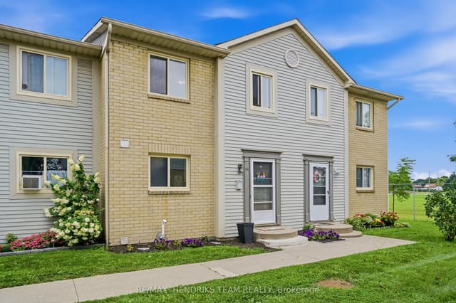 Condo Townhouse at 65 Dorchester Boulevard 44, St. Catharines, ON L2M 7T7