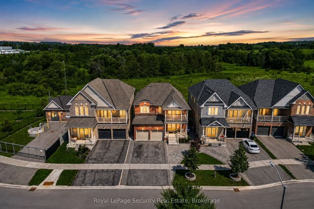 Detached at 77 Pierce Place, New Tecumseth, ON L0G 1W0