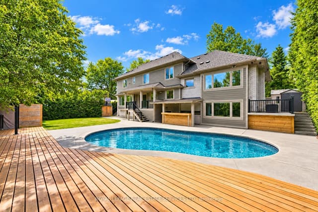 Detached at 1601 Venetia Drive, Oakville, ON L6L 1K8