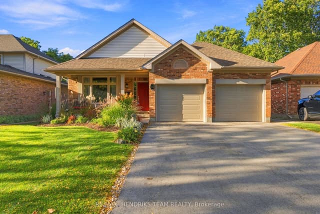 Detached at 13 Timber Lane, St. Catharines, ON L2N 7R7