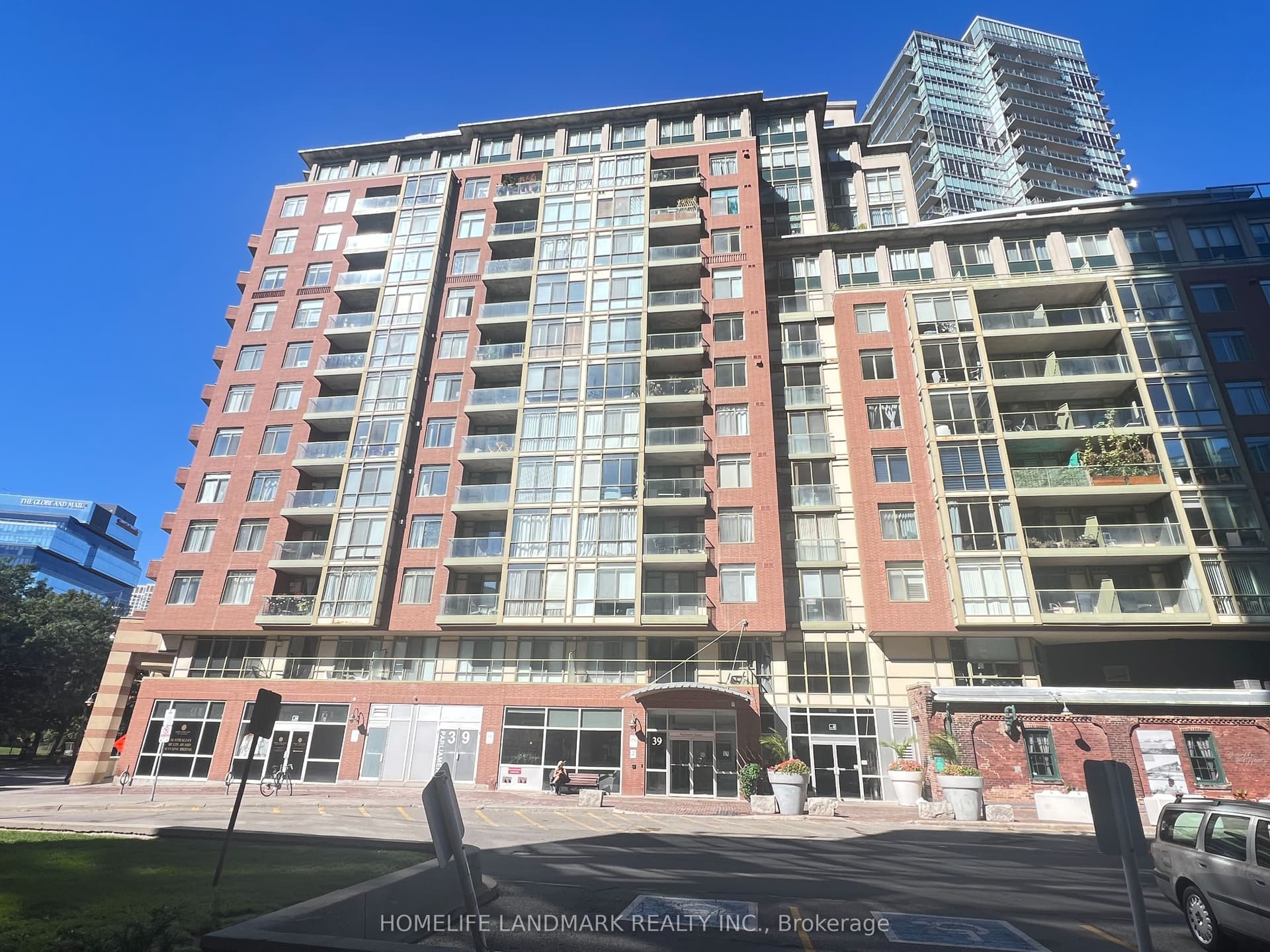 Suite 716 · Floor 7, Unit 716 · 39 Parliament St