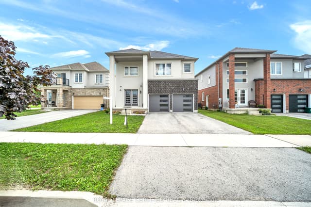 Detached at 204 Mccabe Avenue, Welland, ON L3B 0H6