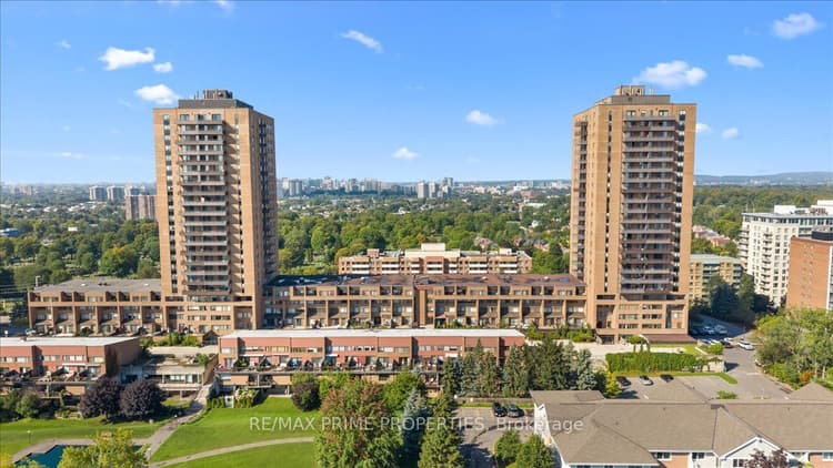 525 St. Laurent Boulevard