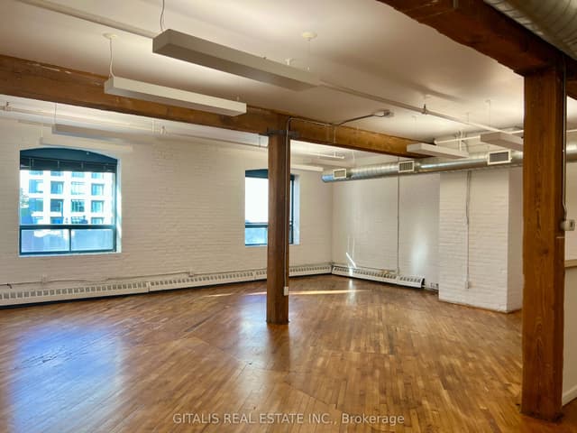 Office at 20 Maud Street 302, Toronto, ON M5V 2M5, Toronto C01