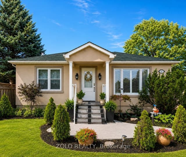 Detached at 14065 Highway 27, King, ON L0G 1T0