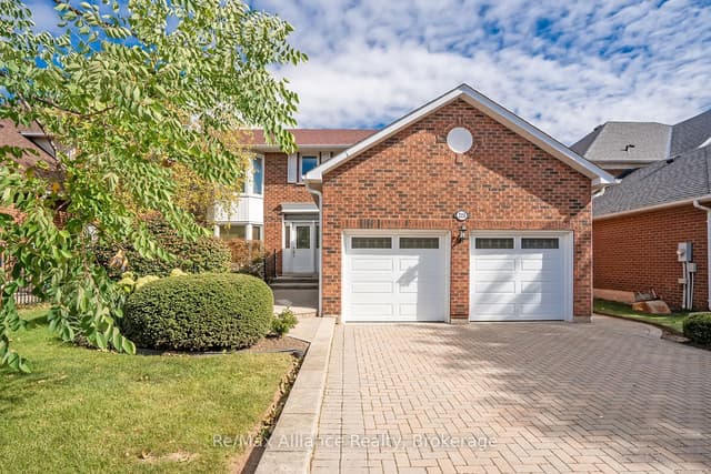 Detached at 2151 Pineview Drive, Oakville, ON L6H 5M3