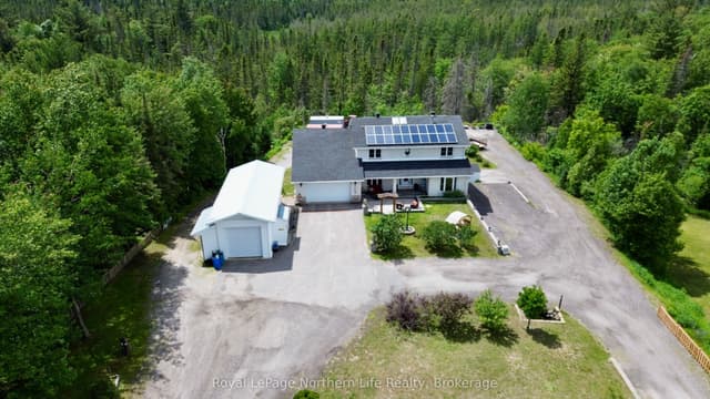 Detached at 3235 Highway 11 N, North Bay, ON P1B 8G3