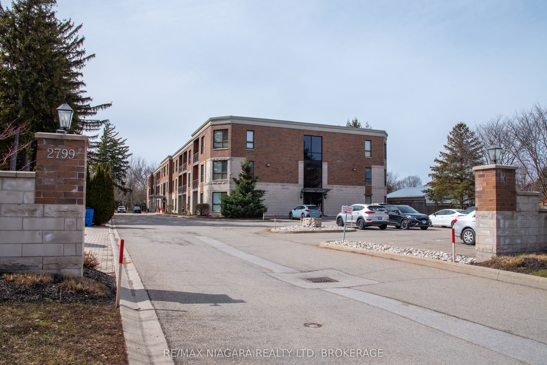 Suite 306 · Floor 3, Unit 306 · 2799 St. Paul Ave