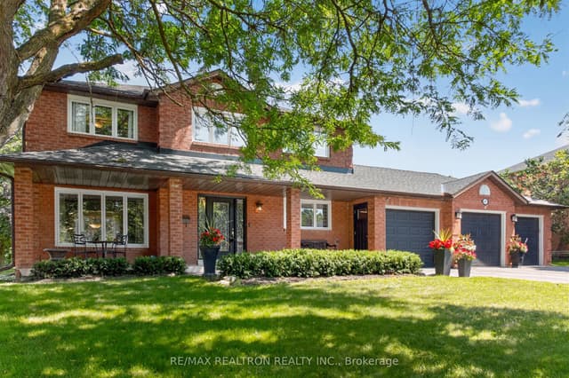Detached at 47 Maple Way, East Gwillimbury, ON L0G 1V0