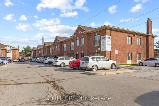 Office at 5409 Eglinton Avenue 209, Toronto, ON M9C 5K6, Toronto W08
