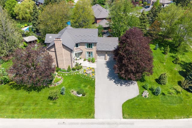 Detached at 16 Oak Ridge Drive, Halton Hills, ON L7G 5G6