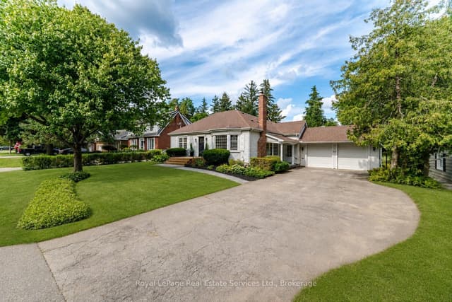 Detached at 947 Glenwood Avenue, Burlington, ON L7T 2K1