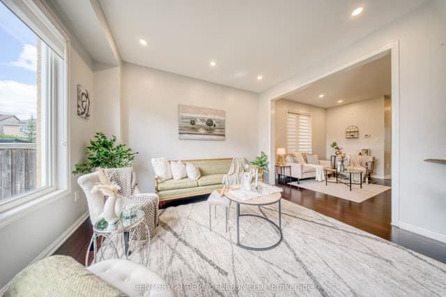 Detached at 1749 Liatris Drive, Pickering, ON L1X 0B2