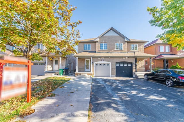 Semi-Detached at 33 Ridgefield Court, Brampton, ON L6P 1B4