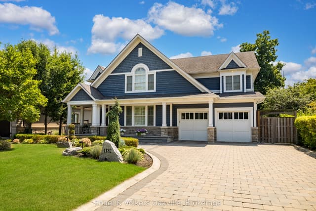 Detached at 1182 Streambank Drive, Mississauga, ON L5H 1W8