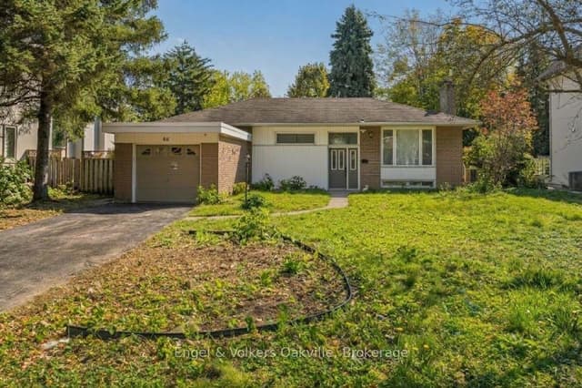 Detached at 86 Selgrove Crescent, Oakville, ON L6L 1L3