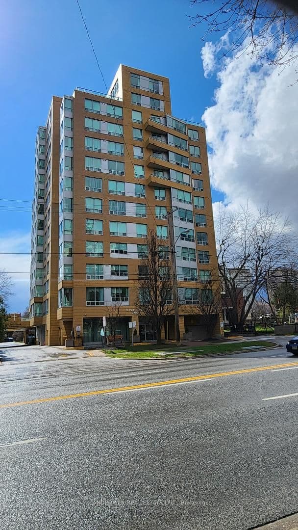 Suite 704 · Floor 7, Unit 704 · 2800 Warden Ave