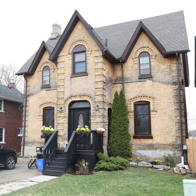 Detached at 51 Nassau Street, Oshawa, ON L1J 4A3
