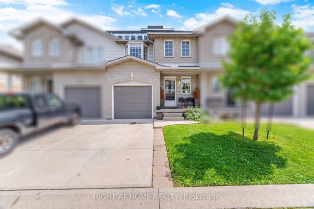 Condo Townhouse at 104 Frances Avenue 14, Hamilton, ON L8E 5X3