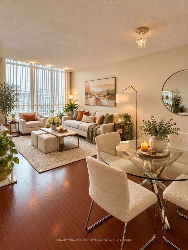 Condo Apartment at 81 Townsgate Drive PH106, Vaughan, ON L4J 8E6