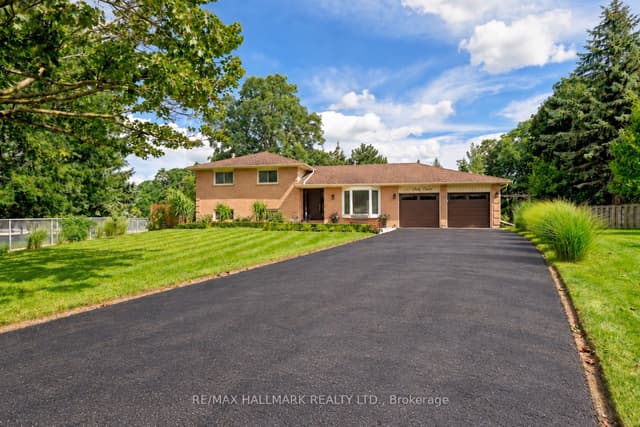 Detached at 13 Toby Court, East Gwillimbury, ON L9N 1K3
