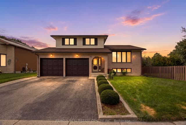 Detached at 93 Old Chicopee Drive, Kitchener, ON N2A 3R7