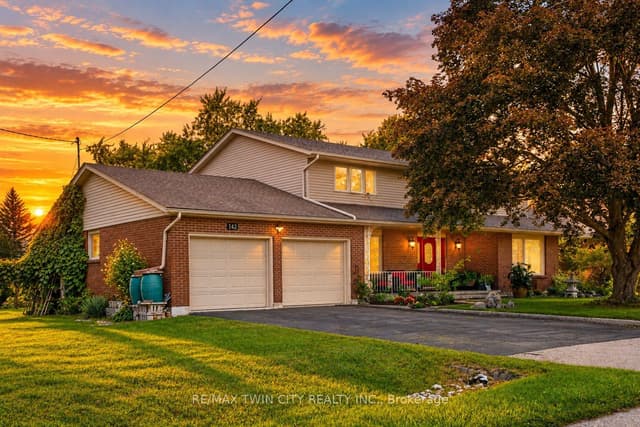 Detached at 142 Carson Drive, Kitchener, ON N2B 2Z2