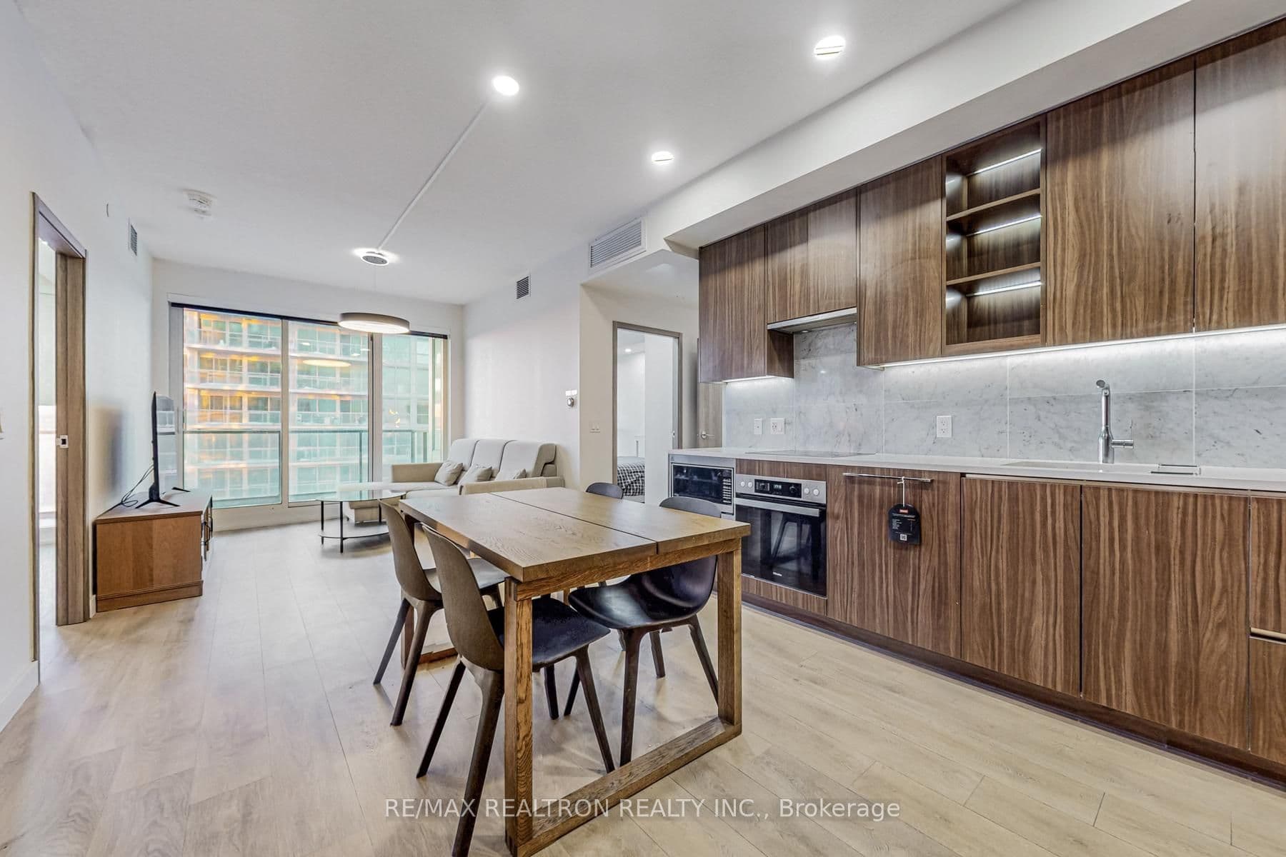 Suite 3106 · Floor 31, Unit 3106 · 85 Mcmahon Dr