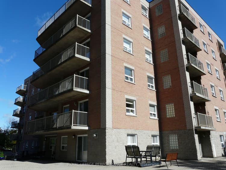 320 Centrum Boulevard