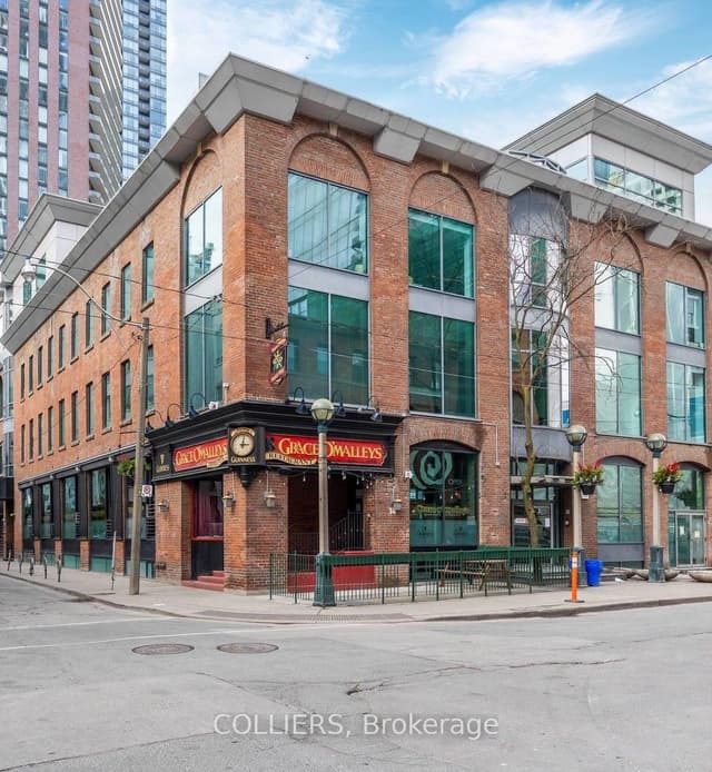 Office at 14 Duncan Street 200, Toronto, ON M5H 3G8, Toronto C01