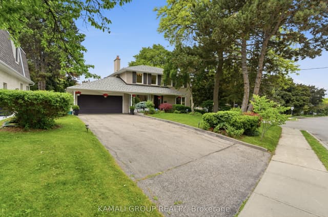 Detached at 30 Blue Ridge Road, Toronto, ON M2K 1R7, Toronto C15