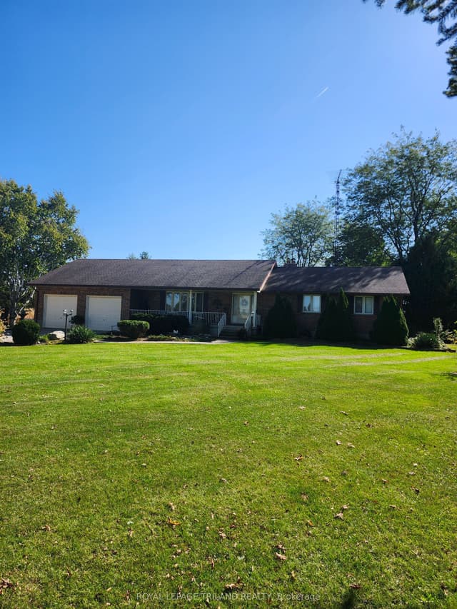 Detached at 1605 Concession Drive, Southwest Middlesex, ON N0L 1Z0