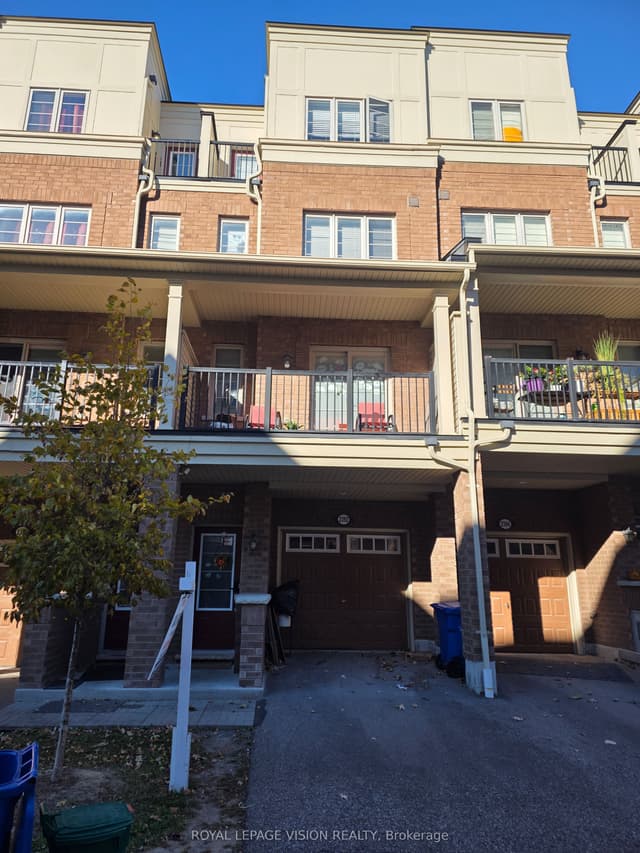 Condo Townhouse at 2392 Chevron Prince Path 358, Oshawa, ON L1L 0L1