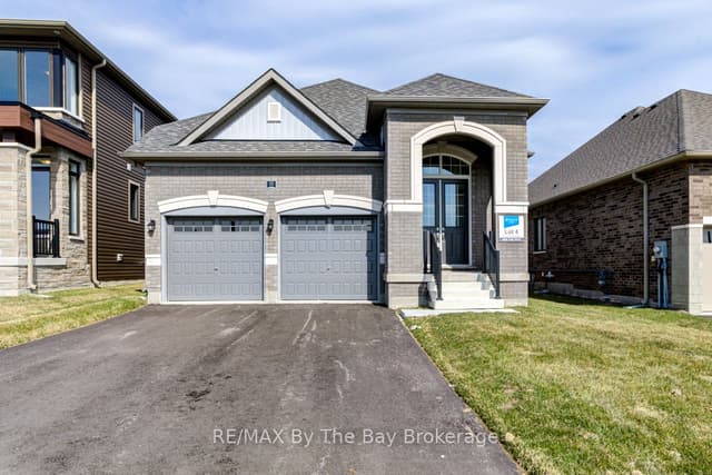 Detached at 15 Sun Valley Avenue, Wasaga Beach, ON L9Z 0N6