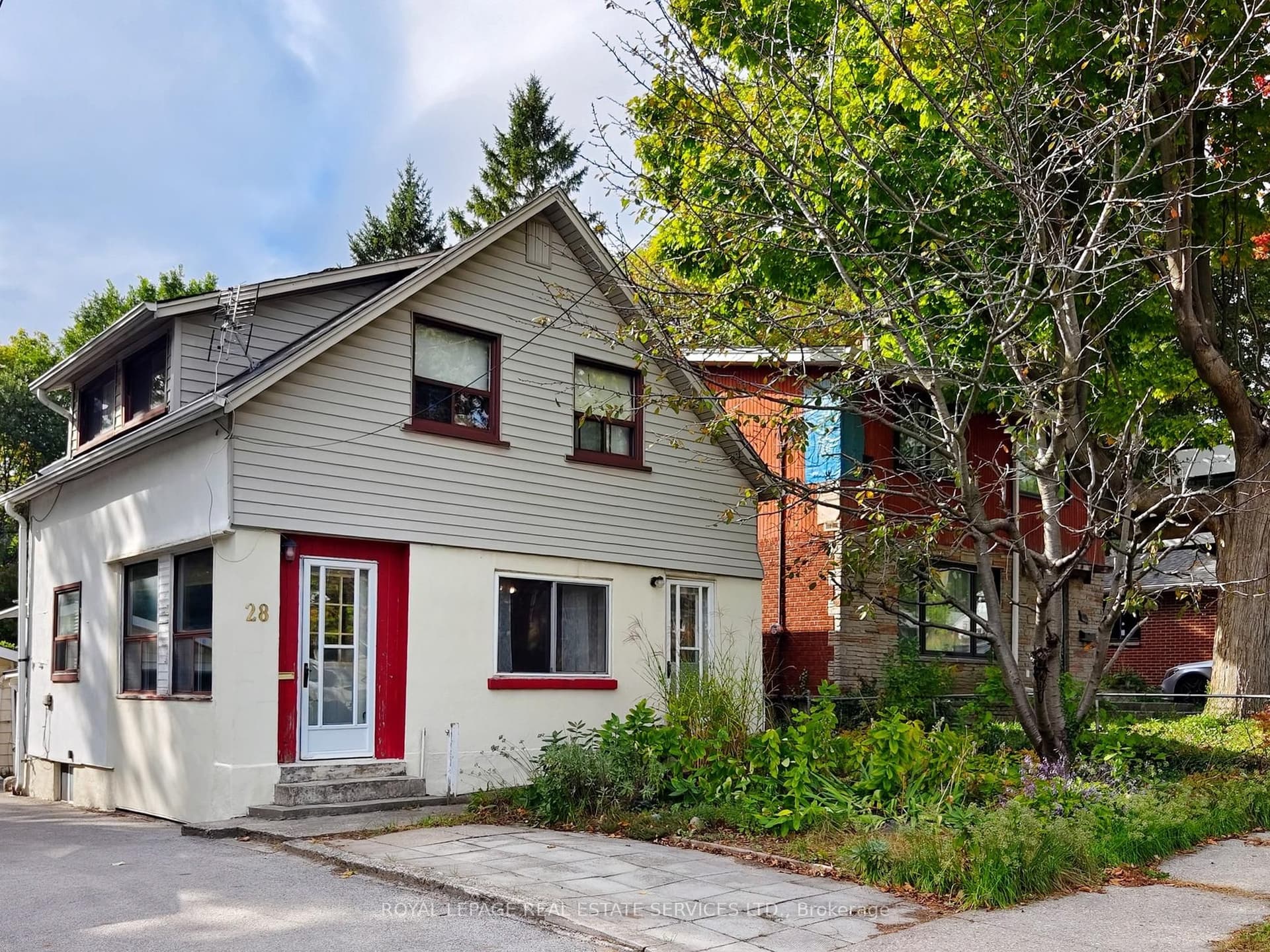 28 McIntosh Ave