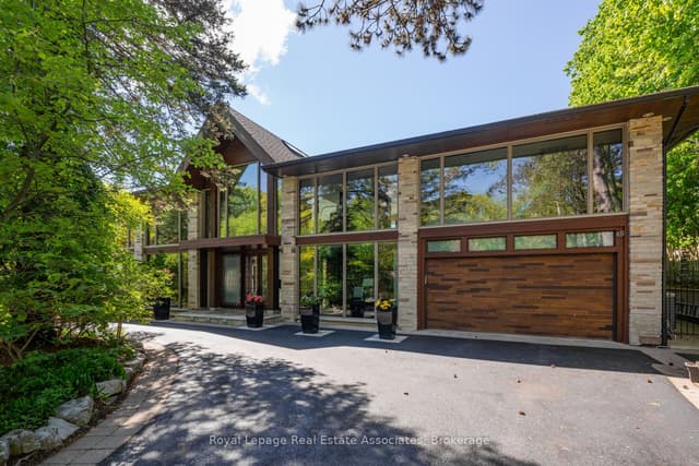 Detached at 1510 Pinetree Crescent, Mississauga, ON L5G 2S8