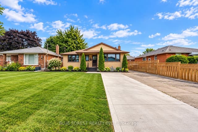 Detached at 1688 Trafalgar Street, London East, ON N5W 1X3