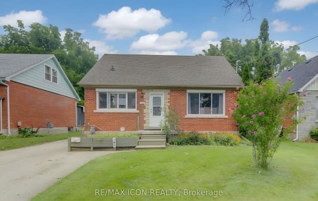 Duplex at 104 Mausser Avenue, Kitchener, ON N2M 3K5