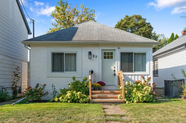 Detached at 37 Lock Street, St. Catharines, ON L2N 5B8