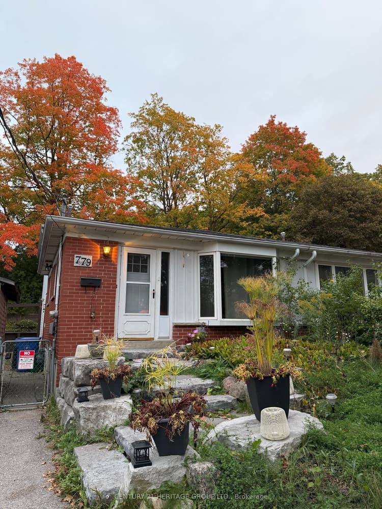 779 Greenfield Crescent