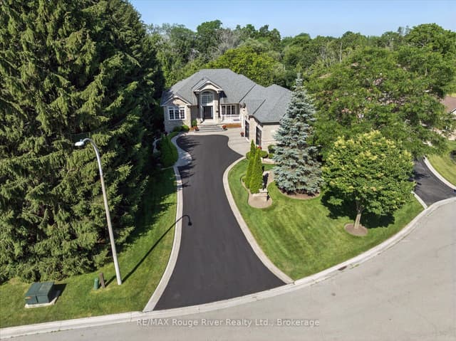 Detached at 26 Hanover Court, Whitby, ON L1N 7J2