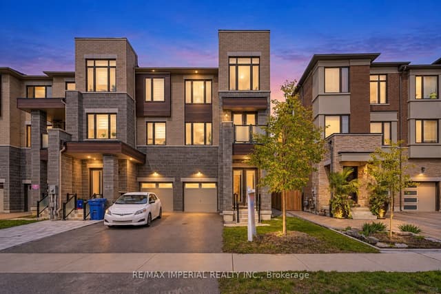 Att/Row/Townhouse at 212 Vermont Avenue, Newmarket, ON L3X 0M6