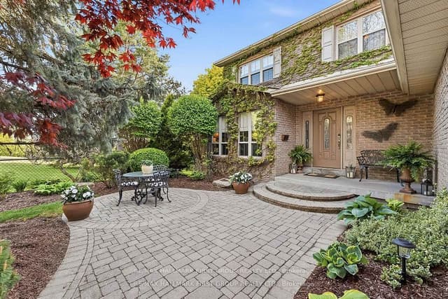 Detached at 14 Ormandy Court, Whitby, ON L1P 1E8