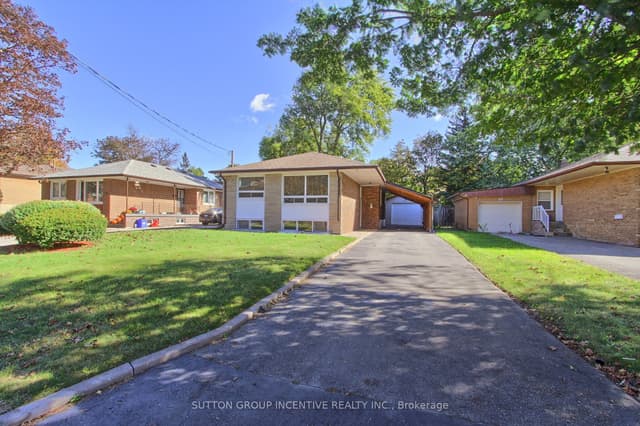 Detached at 43 Sussex Avenue, Richmond Hill, ON L4C 2E5