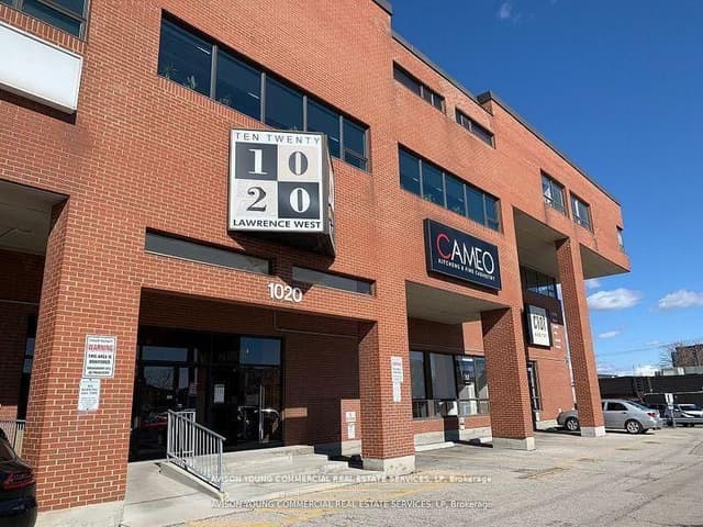 Office at 1020 Lawrence Avenue W 302, Toronto, ON M6A 1C8, Toronto W04